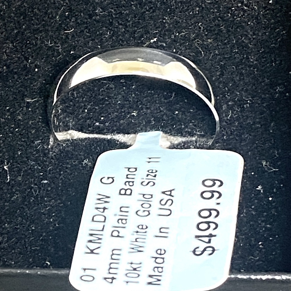 White gold 10k ring